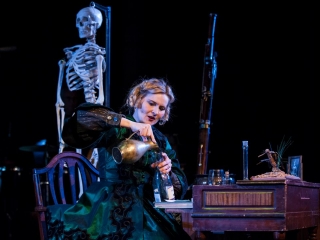 Emma Darwin/Worm Queen, Darwin (world premiere), NewEar and Owen Cox Dance Group, Kansas City, Missouri, 2013